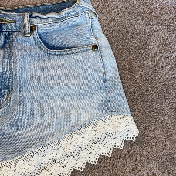 Free People Jean shorts with Lace Hem - Picture 2 of 8